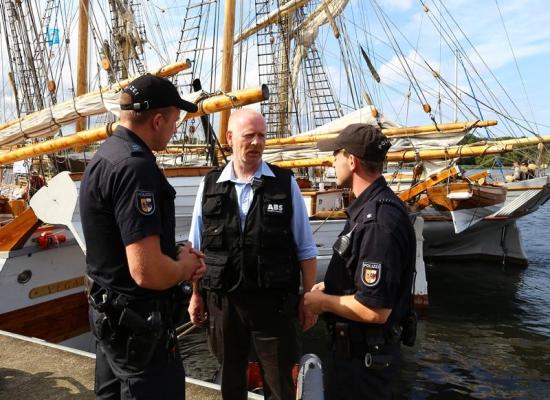 Hanse Sail 2014, Besprechung Polizei und ABS Sicherheitsdienst GmbH
